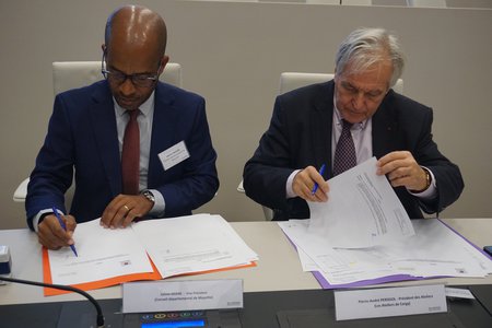 Futur atelier à Mayotte, signature de la convention