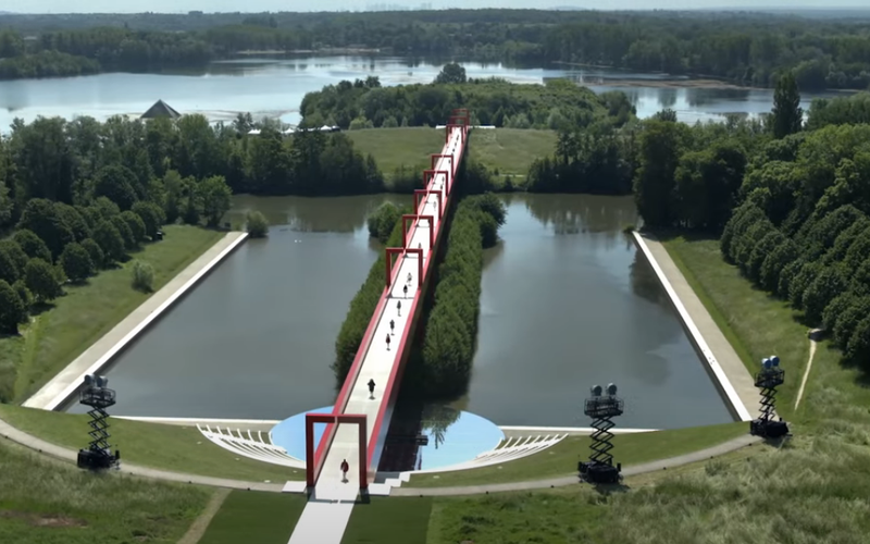 Déflié Louis Vuitton Axe Majeur Cergy 2022
