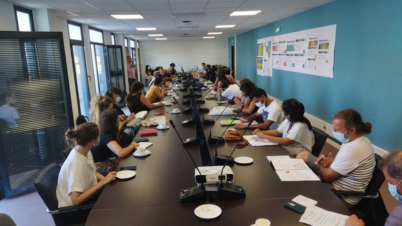 Rencontre au siège de CIREST / Meeting in the East of the island (CIREST) during the visits