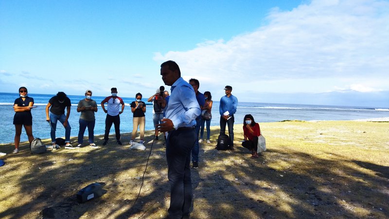 Les questions de pression sur le littoral présentées à Saint-Leu, avec M. Bruno Domen / Coastal preservation was a focus point of the visit in Saint-Leu with its mayor