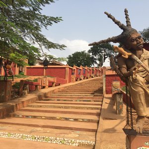 Vitality and sustainability of the vodùn squares